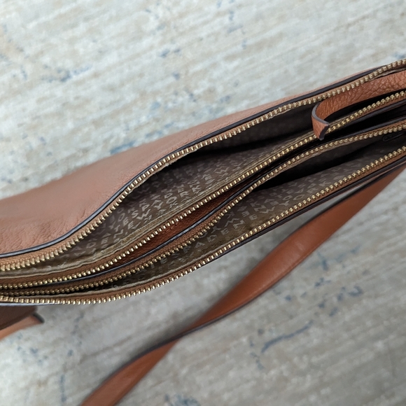 Kate Spade 3 pocket crossbody purse - Picture 5 of 8